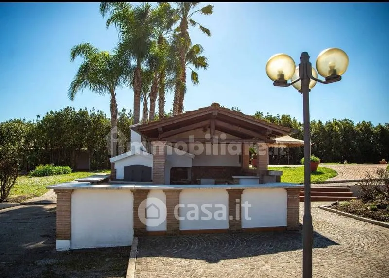 Terrass - Villa with Pool and Private Park in Latina
