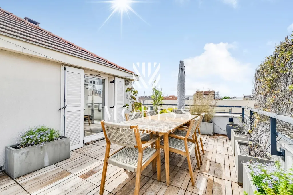 Terrass - Duplex with Cathedral Ceiling and Eiffel View in Saint-Ouen