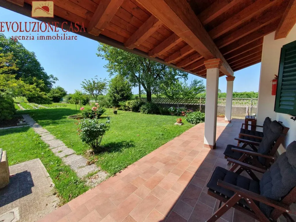 Terrasse - Three-Level Farmhouse with Garden in Staranzano
