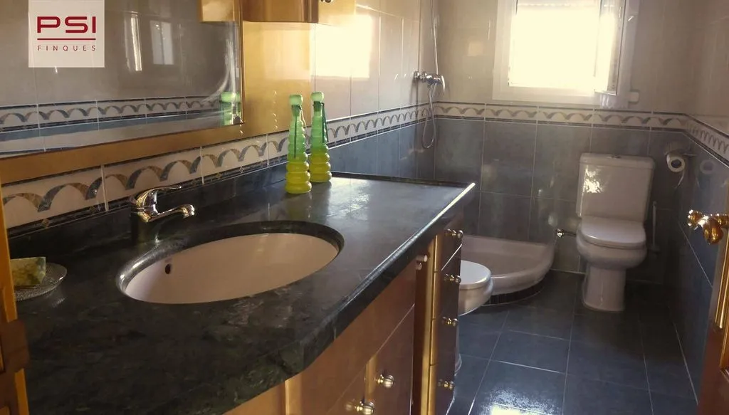 Salles de bain - Luxury House with Garden in Cardedeu