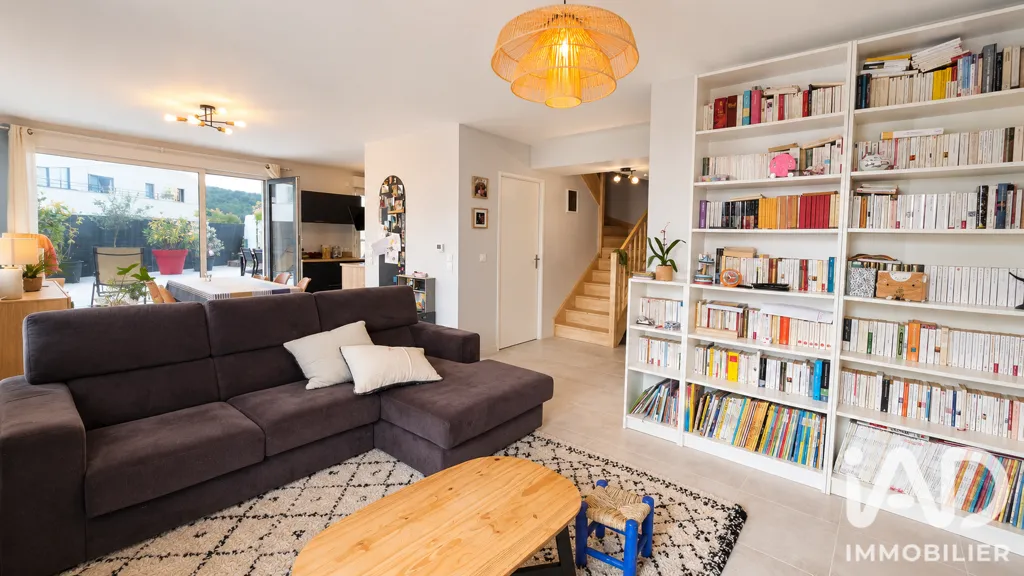Elutuba - Duplex with Rooftop in Lormont