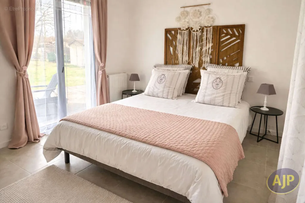 Chambres - Maison Rénovée en Lisère de Forêt près de Bordeaux