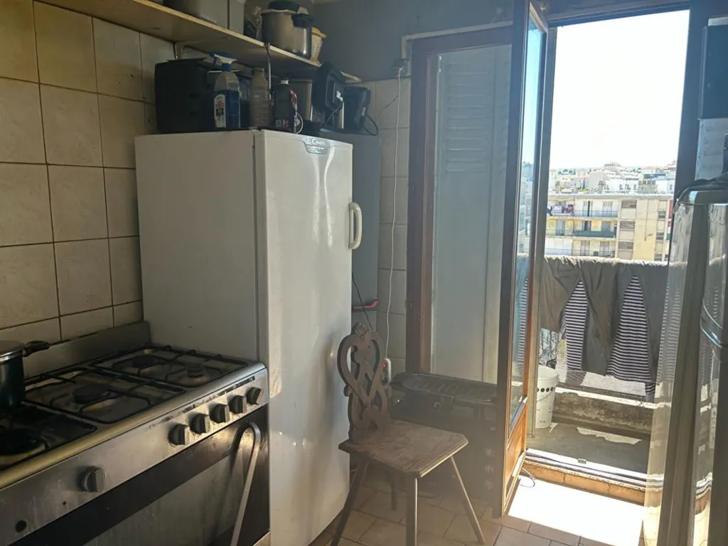Kitchen - Fourth-Floor Flat with Balconies in Marseille