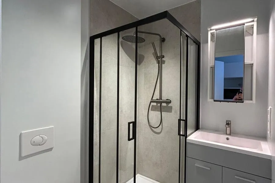 Bathrooms - Historic House with Terrace in Leuven