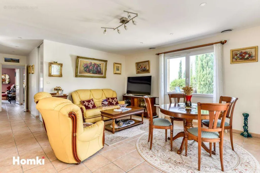 Salle à manger - Villa avec Piscine à Montbrun-des-Corbières