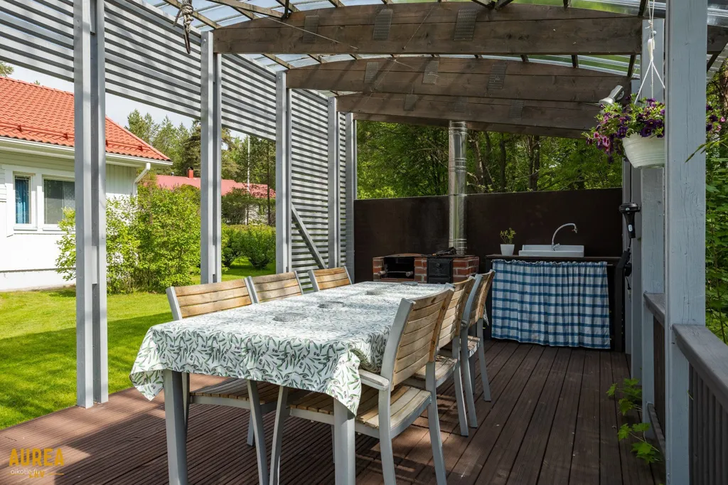 Terrazza - Modernised Detached House with Garden in Ii