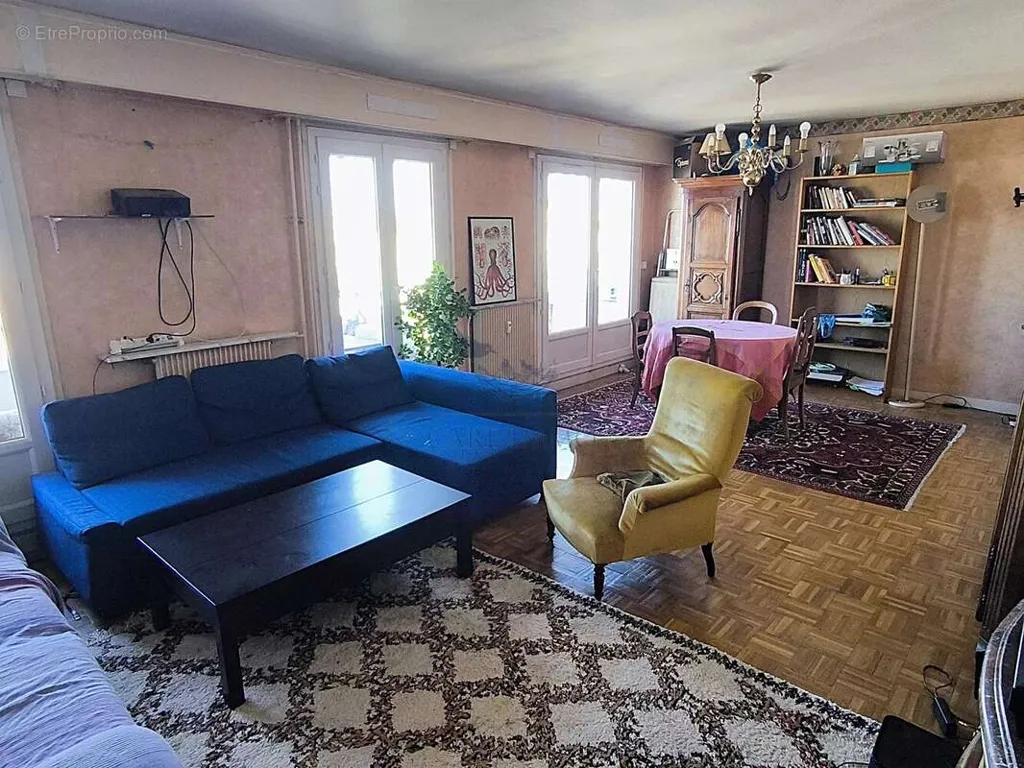 5-room apartment in Villeurbanne