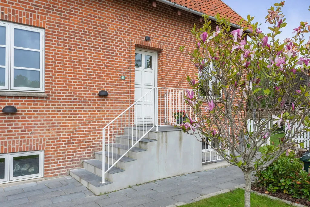 Välivaade - 1950s Villa Flat with Terrace in Søborg