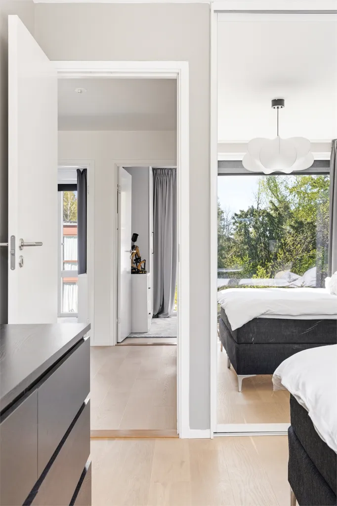 Magamistoad - Modern Two-Storey Flat with Garden in Klinta