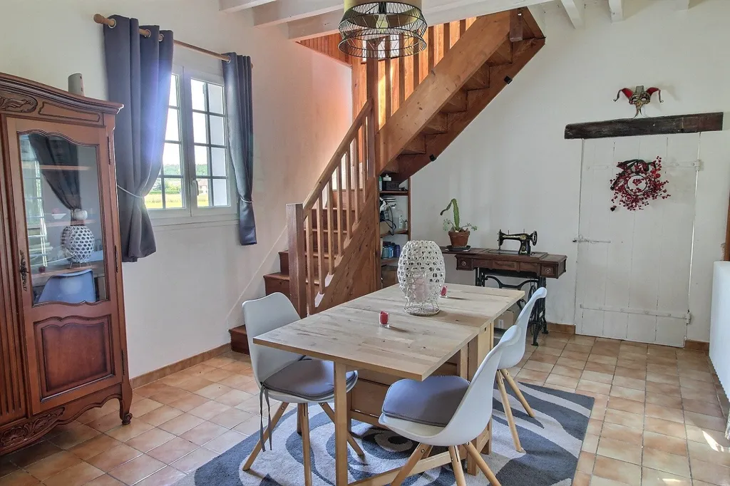Salle à manger - Maison au Calme avec Terrain à Chaudon
