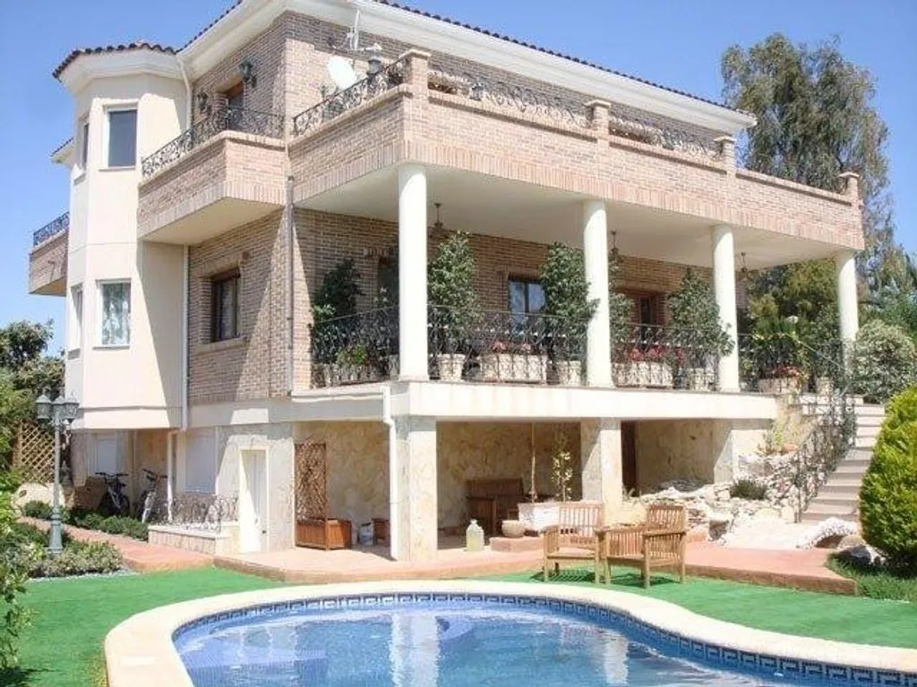 Bassein - Luxury Detached House with Pool in Quesada