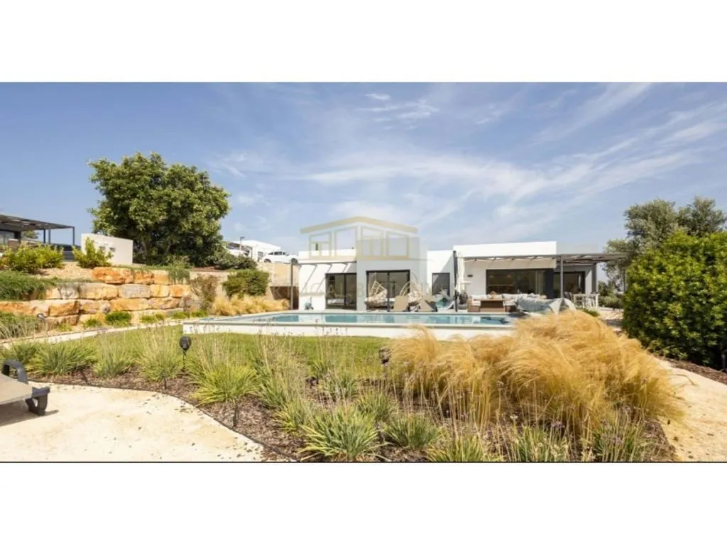 Piscine - Contemporary Semidetached House with Pool in Lagoa