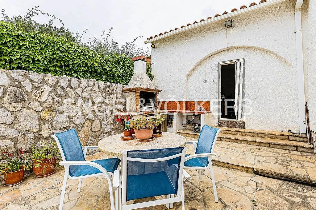 Terrass - Single-Storey Chalet with Pool in El Parc de Cubelles