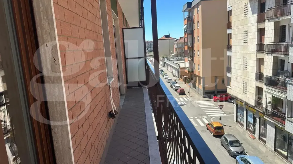 Rõdu - Rear-Facing Triplex in Turin