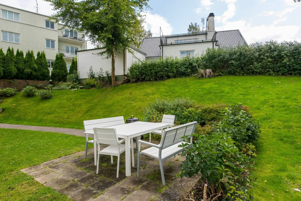 Aed - Renovated Three-Bedroom with Balcony in Bergdalen