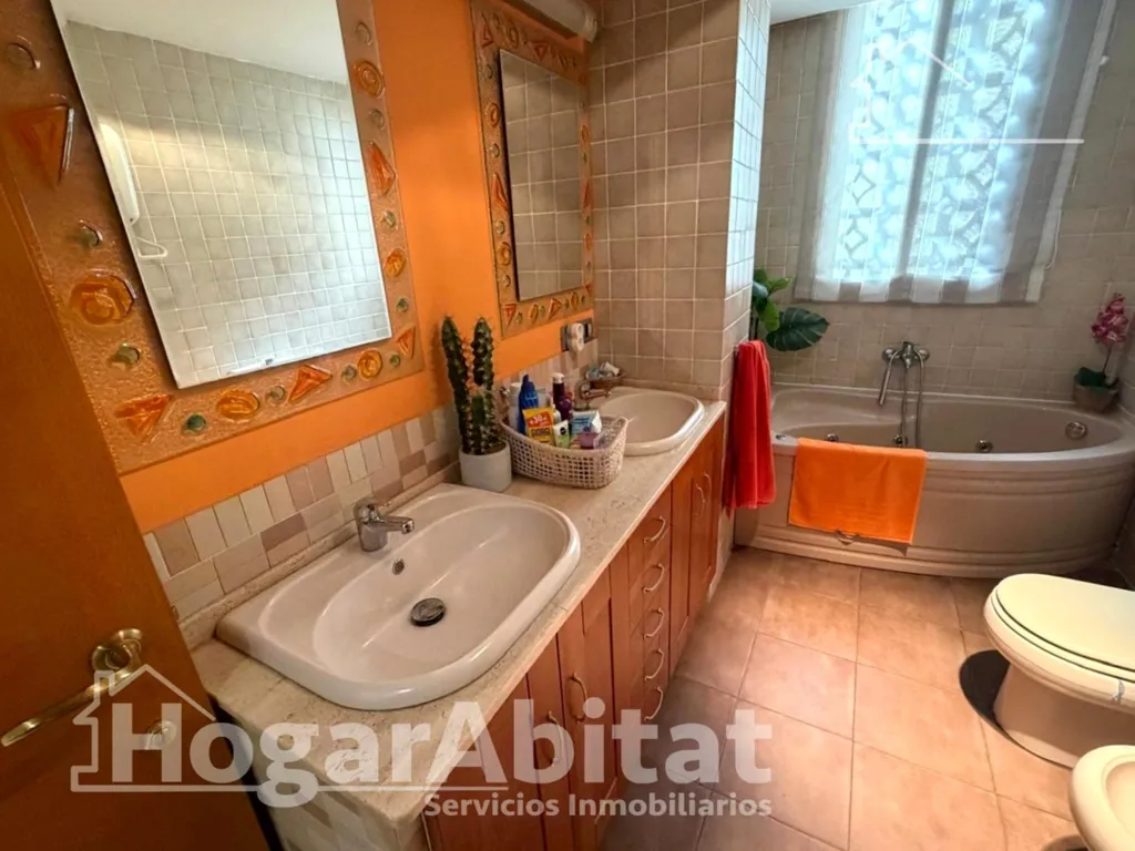 Vannitoad - Reformed Apartment with Balcony in Valencia