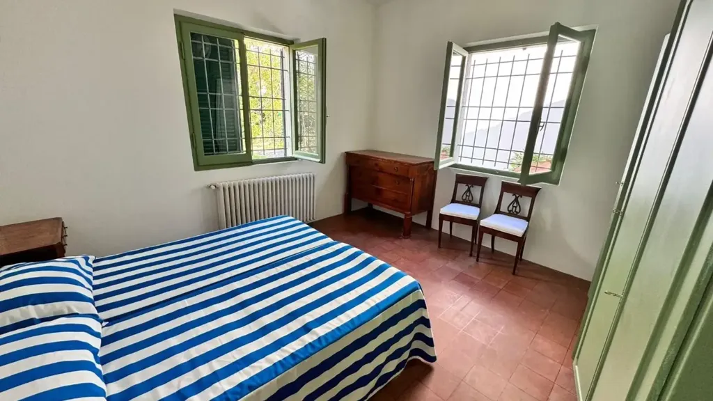 Chambres - Villa with Garden in Poveromo, Massa