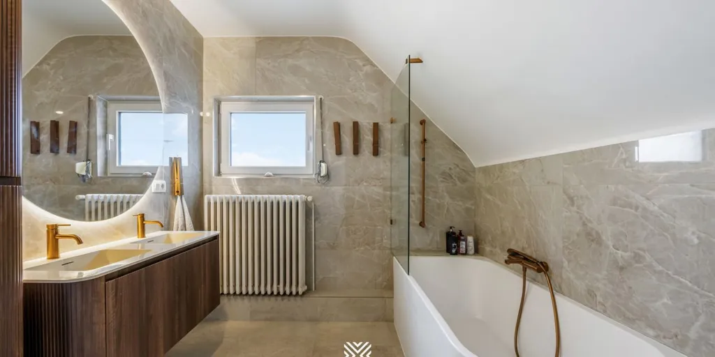 Bathrooms - Open Plan House with Garden in Zonhoven