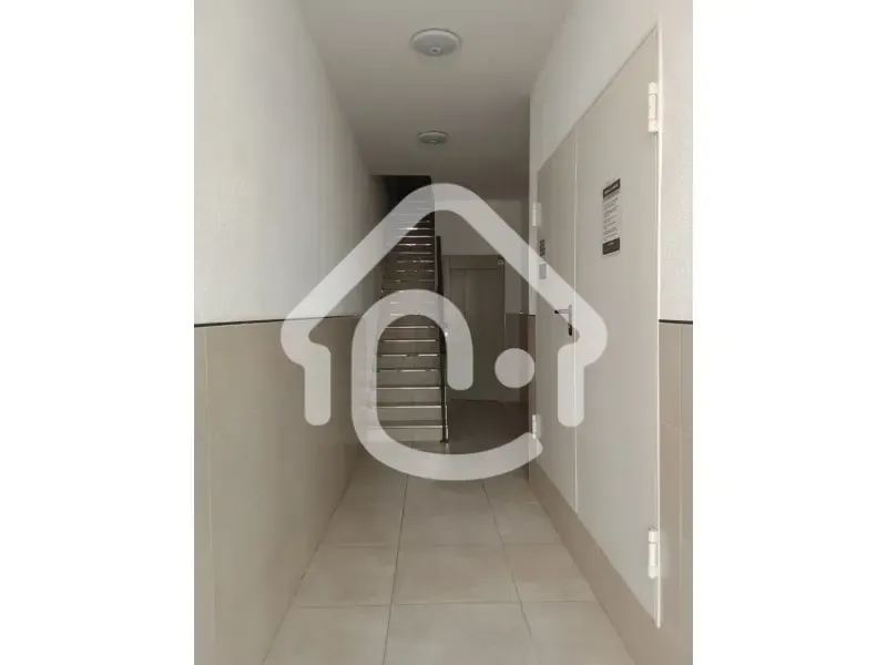 Esik - Student Flat with Terrace in Ciudad Jardín