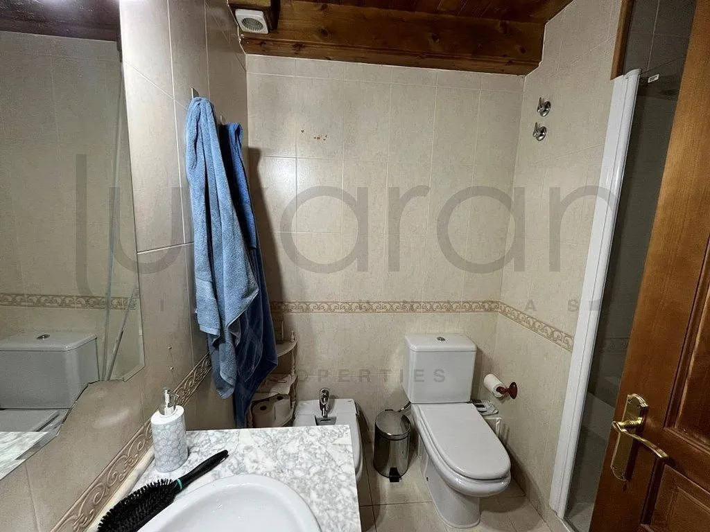 Salles de bain - Luxury Semidetached House with River View in Vielha