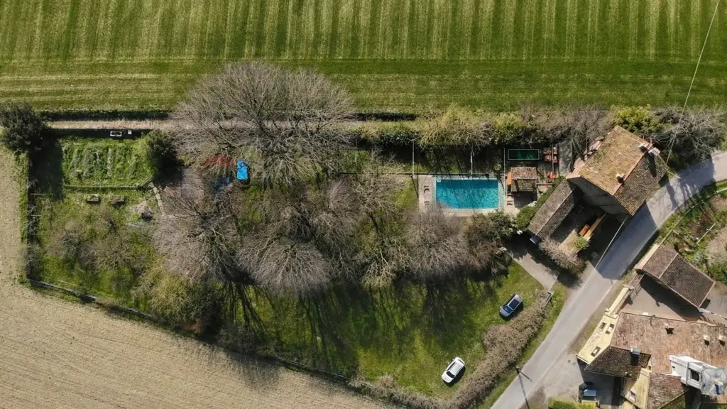 Vista aerea - Rustico storico con piscina a Cappella De' Picenardi