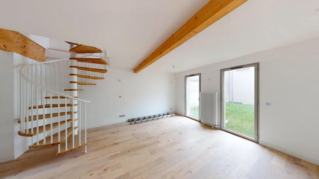 Pièces - Maison Neuve avec Balcon à Montreuil
