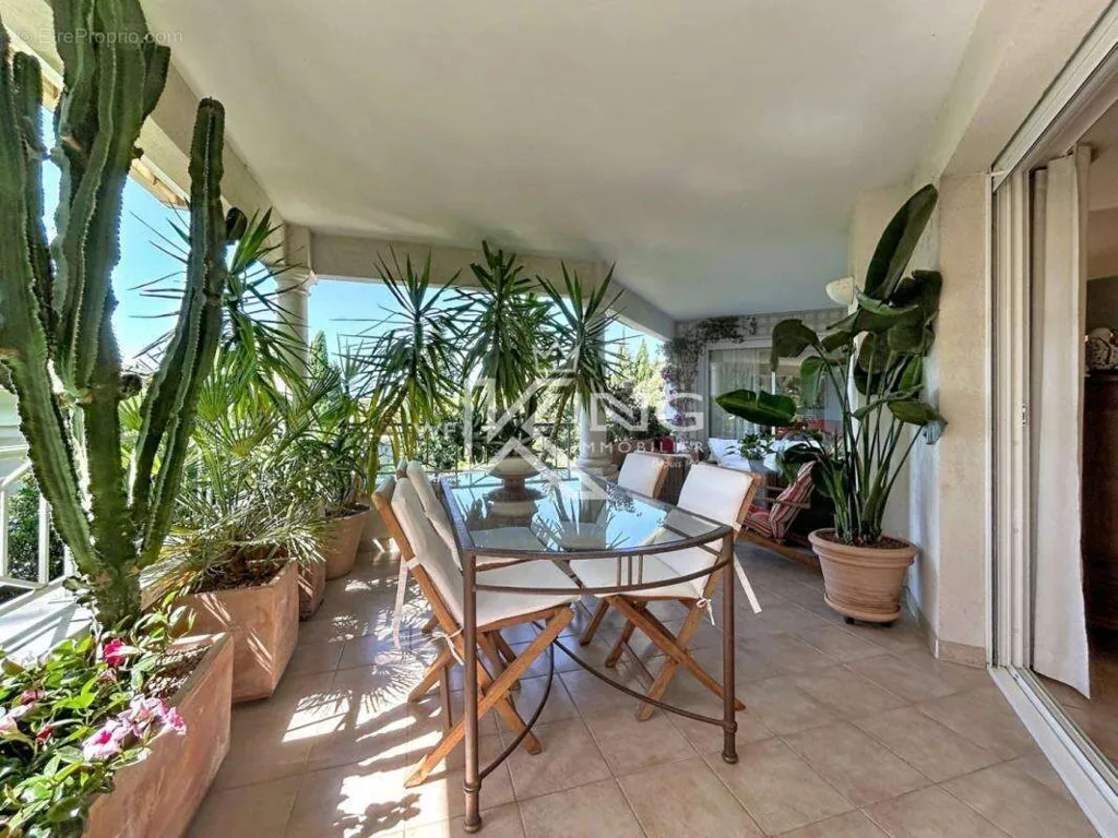 Terrass - Apartment with Private Pool in Saint Raphael