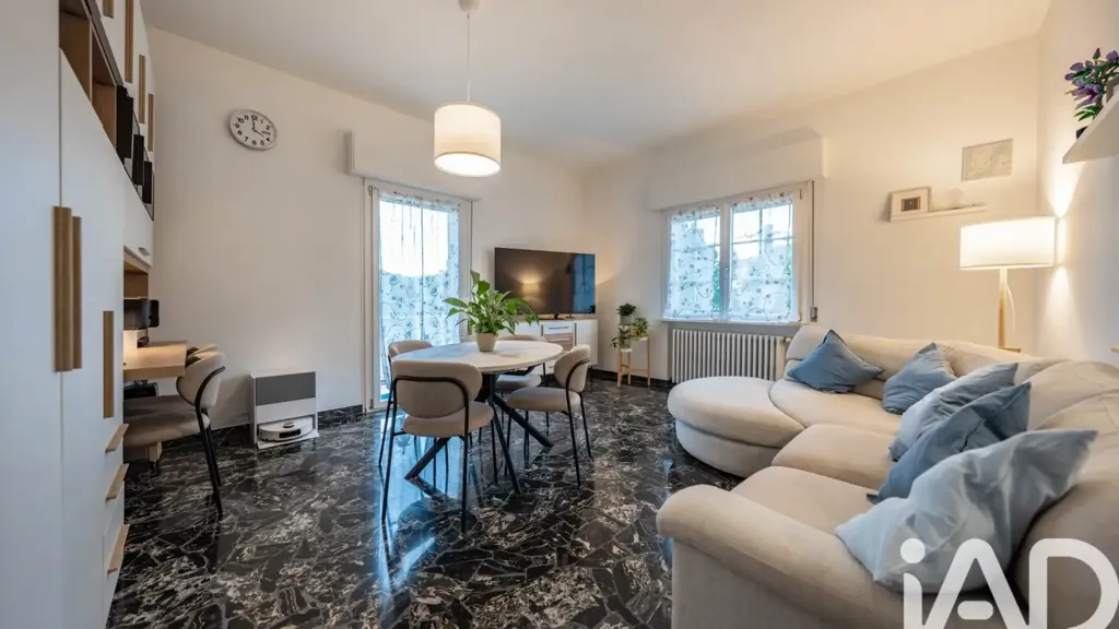 Soggiorno - Spacious Apartment with Balcony in Tresignana