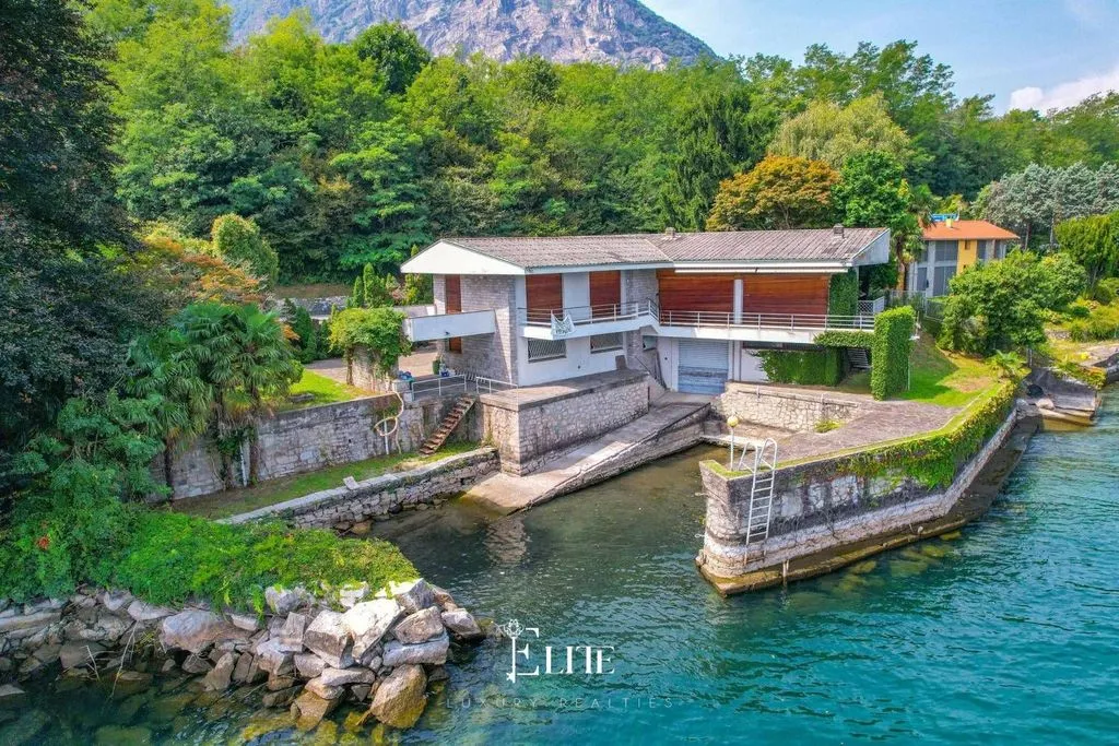 Välivaade - Waterfront Villa with Private Dock in Baveno