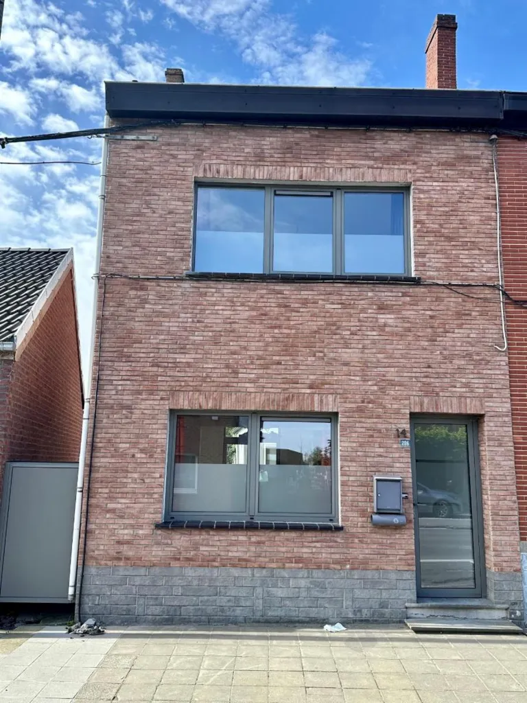 Extérieur - Maison 3 Façades avec Jardin à Manage