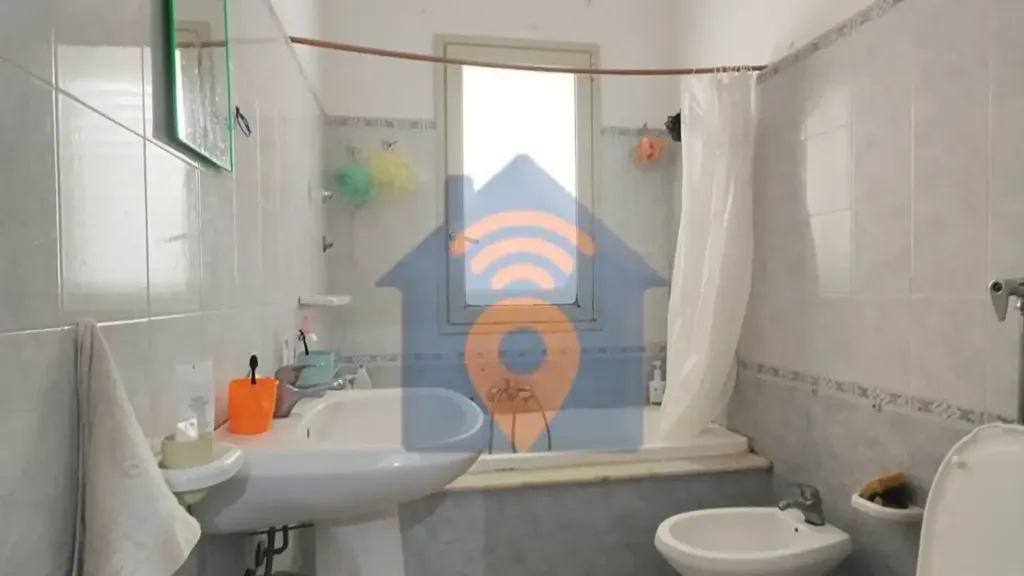 Salles de bain - Apartment with 5 Rooms in Castelvetrano