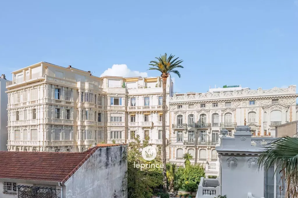 Terrass - 3-Room Apartment in Belle Époque Building, Nice