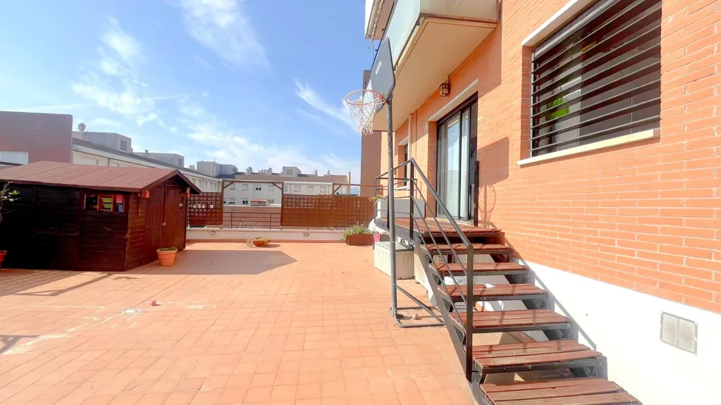 Terrass - Modern Apartment with Large Terrace in Mas Lluí