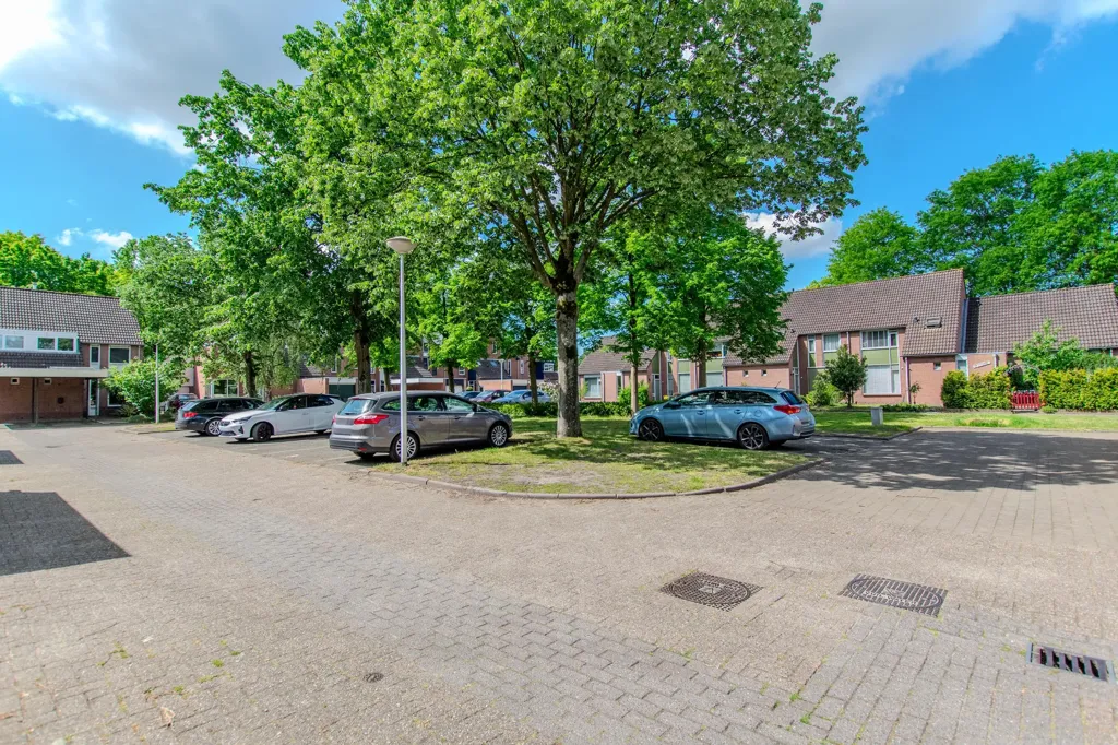 6-toaline maja asukohas Hoogerheide