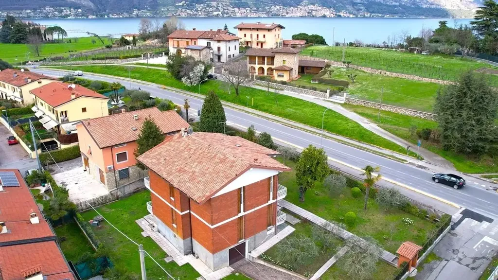 Vue aérienne - Bifamiliar Villa with Garden in Clusane, Iseo