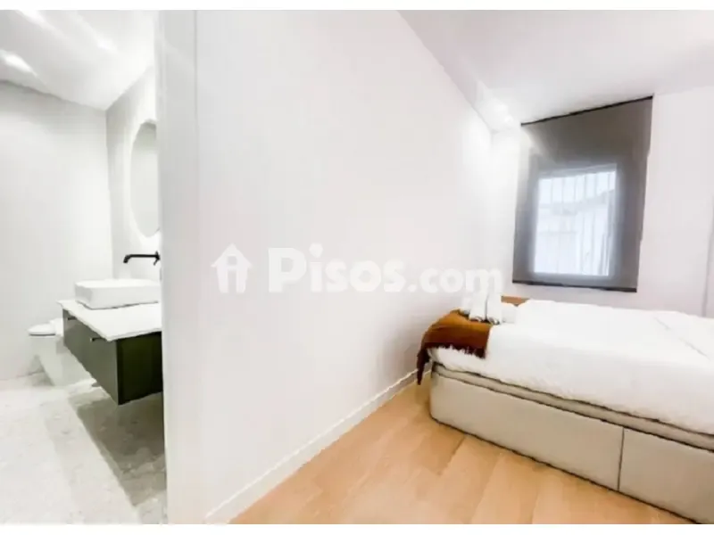 Chambres - Amueblé Flat with Balcony in Carrer Girona