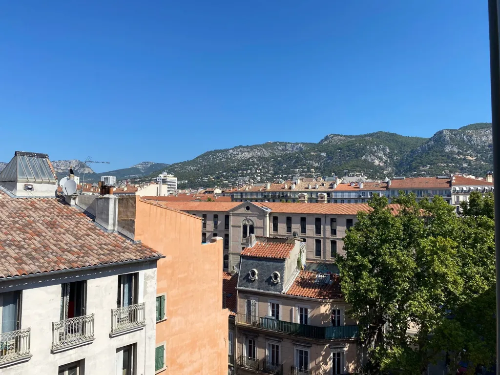Balcony - Duplex Apartment with Terrace in Toulon Centre