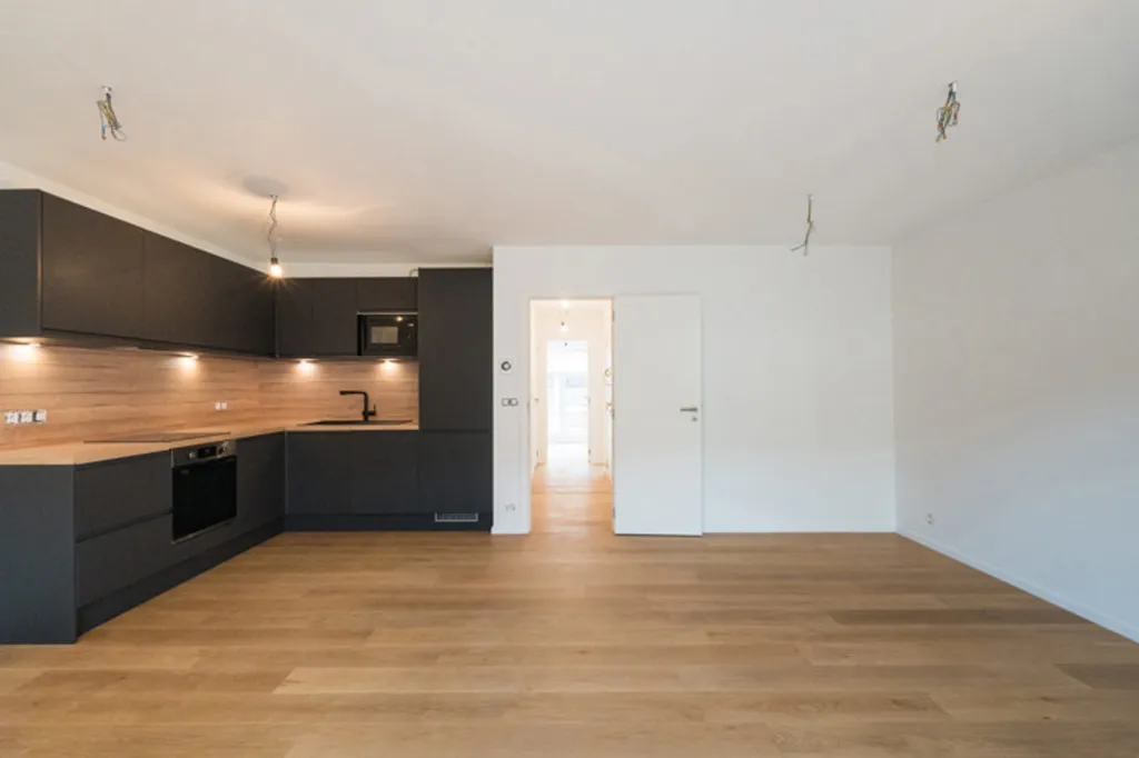 Renovated Flat with Terrace in Town Centre