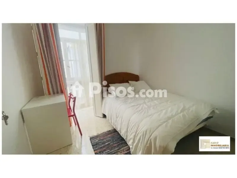 Chambres - 3-Bed Apartment with East View in Cádiz