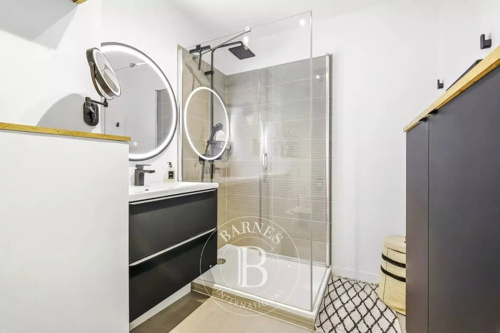 Salles de bain - Appartement Luxe Duplex avec Loggia à Bordeaux