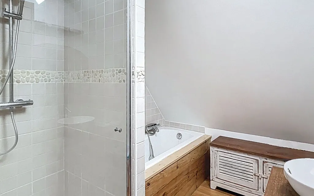 Salles de bain - Duplex avec Balcon à Saint-Flour Ville Basse