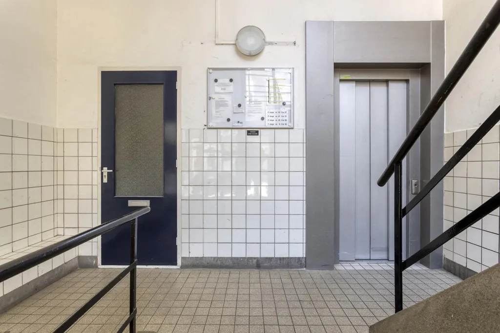 Entrée - Galerij Flat with Balcony in Rubroek, Rotterdam