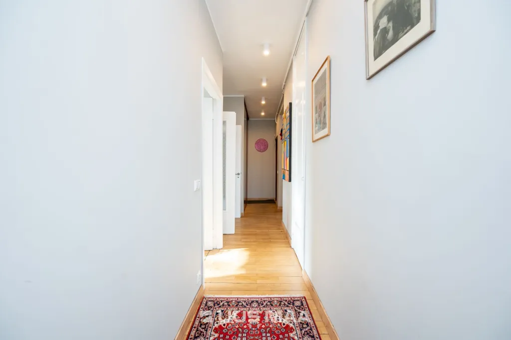 hallway_entrance