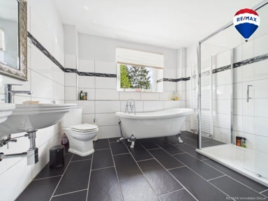 Salles de bain - Maison 7 pièces à Schiffweiler