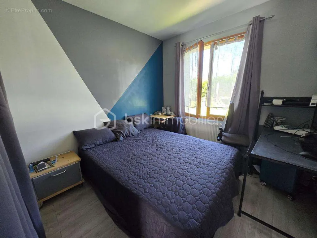 Magamistoad - Single-Storey House with Terrace in Cuffy