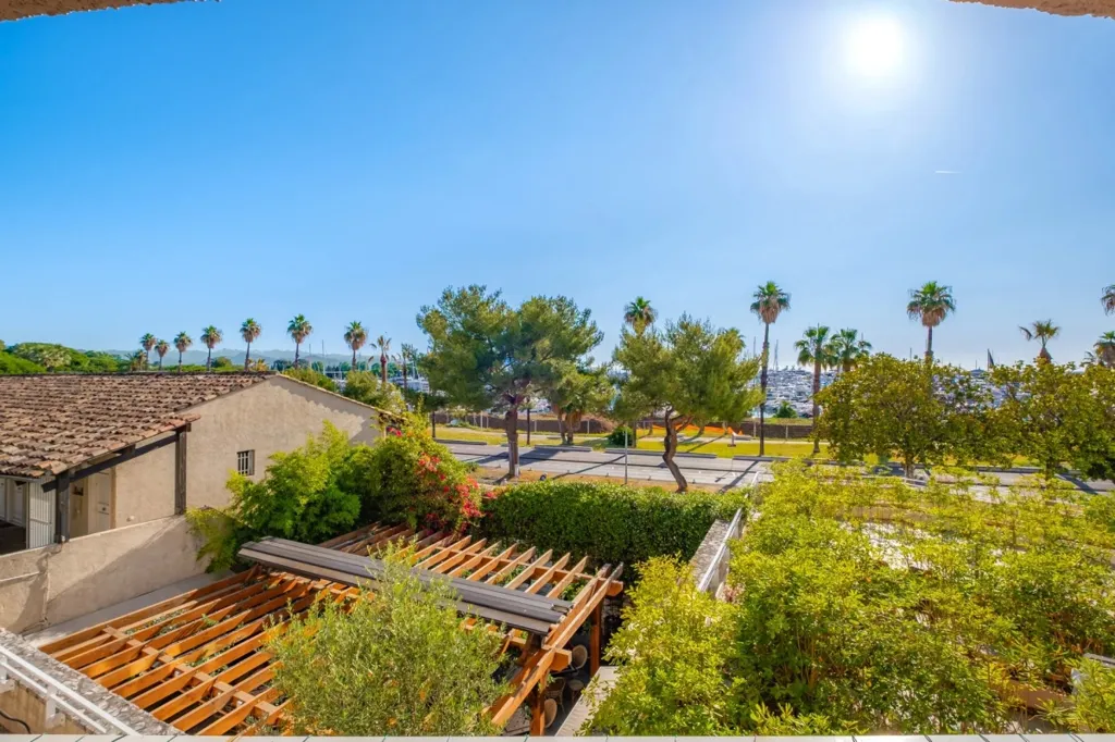 Balcone - Luxury Apartment with Bay View in Antibes