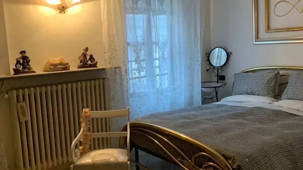 Bedrooms - Villa with Garden near Vigevano