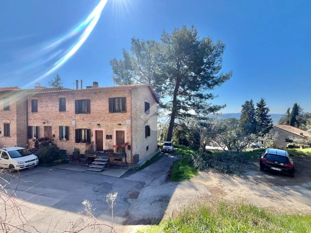 Välivaade - Trilocale with Veranda in Assisi