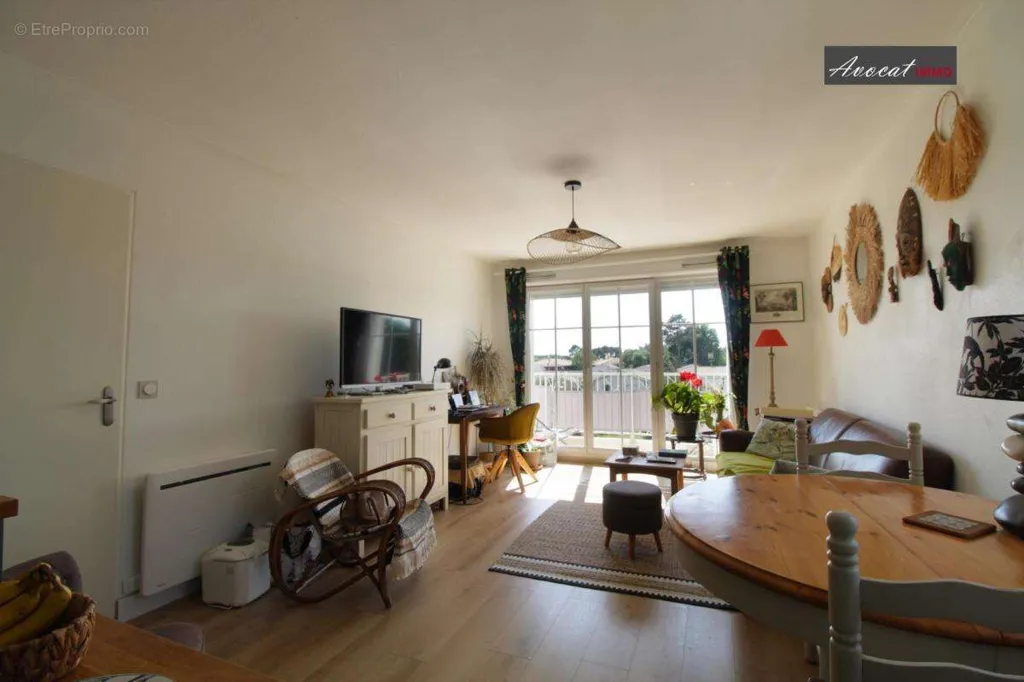 Séjour - Appartement en Lisière de Forêt avec Balcon à Paris