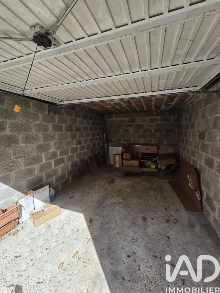 Garage - Appartement 3 Pièces avec Balcon à Bergerac